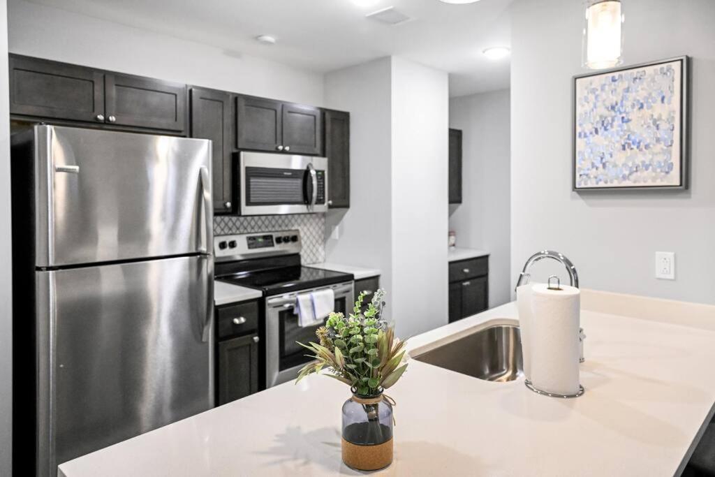 Appartamento 2Br Unit In The Heart Of Dt On Playhouse Square, With Pool And Gym Access-1106 Cleveland Esterno foto