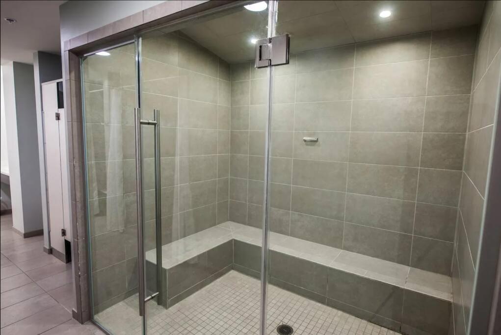 Appartamento 2Br Unit In The Heart Of Dt On Playhouse Square, With Pool And Gym Access-1106 Cleveland Esterno foto