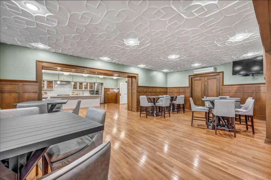 Appartamento 2Br Unit In The Heart Of Dt On Playhouse Square, With Pool And Gym Access-1106 Cleveland Esterno foto