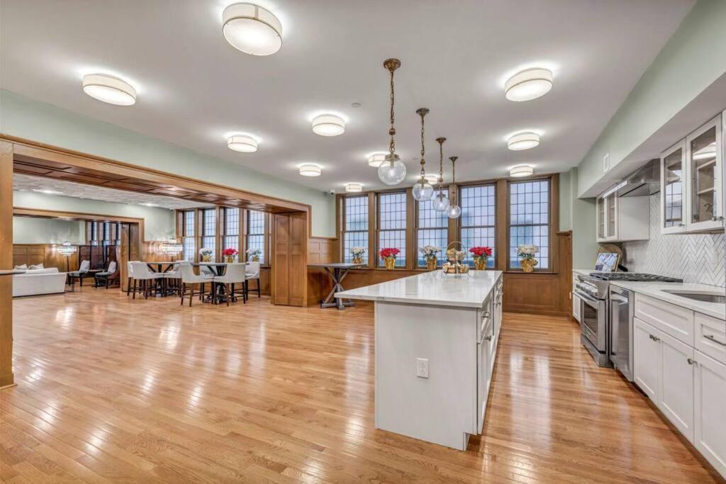 Appartamento 2Br Unit In The Heart Of Dt On Playhouse Square, With Pool And Gym Access-1106 Cleveland Esterno foto