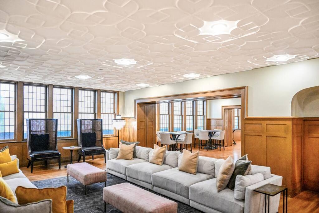 Appartamento 2Br Unit In The Heart Of Dt On Playhouse Square, With Pool And Gym Access-1106 Cleveland Esterno foto