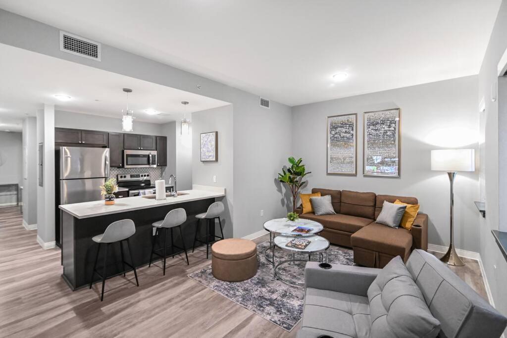 Appartamento 2Br Unit In The Heart Of Dt On Playhouse Square, With Pool And Gym Access-1106 Cleveland Esterno foto